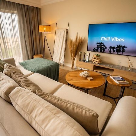 Deja Blue Beachfront Villa, Newly Renovated Langstrand Kültér fotó